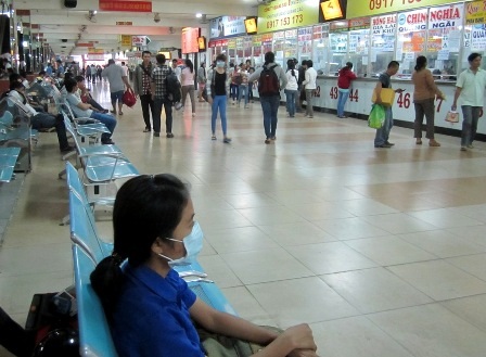 Lượng khách về quê ăn Tết năm nay giảm mạnh, đặc biệt là khách ở các tỉnh x