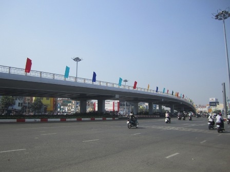 Khởi công xây dựng 3 cầu vượt trước ngày 30/4