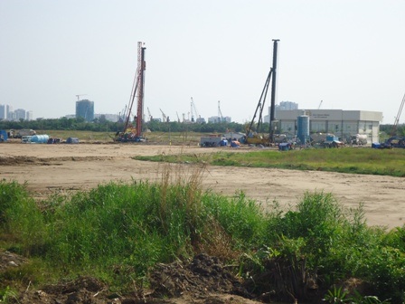 Cả khu đô thị hàng trăm ha chỉ có vài công trình đặt móng làm lễ khởi công