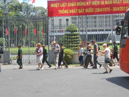 Rất đông du khách đến tham quan dinh độc lập trong những ngày nà