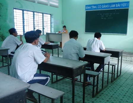 Đến 7h, các thí sinh đã ổn định chỗ ngồi để bắt đầu môn thi đầu tiên