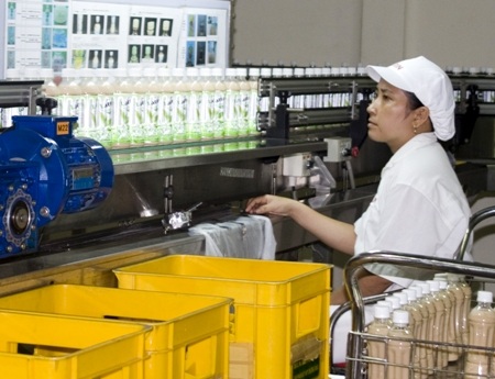 Ở nước ta, lao động nữ vẫn còn chịu nhiều thiệt thòi so với lao động nam (ảnh minh họa)