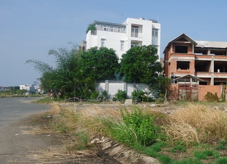 Những khu dân cư hầu như không một bóng người