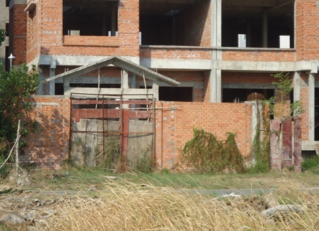 Những ngôi nhà chủ cẩn thận thì bít kín cửa