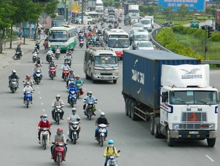 Lượng người sử dụng xe máy để về quê cũng rất đông