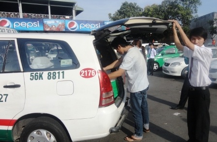 Lái taxi, kiếm "nghìn đô" mỗi tháng - 1 Làm nghề chỉ cần chịu khó, cần cù là có thu nhập cao