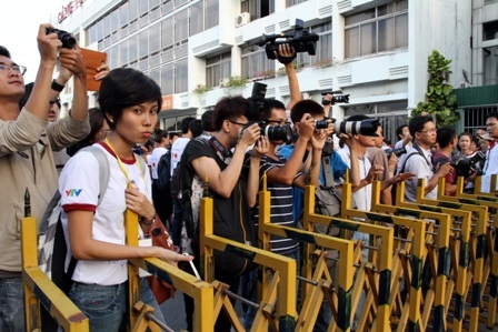 Chen chân chụp hình Nick Vujicic - 2 Cố chụp với vào