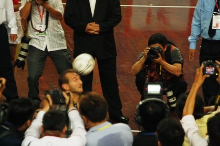 Tìm mọi góc độ