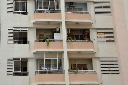 Những ban công thiết kế dễ cho trẻ nhỏ leo trèo là điều cực kỳ nguy hiểm