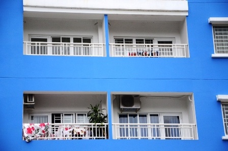 Những ban công thiết kế dễ cho trẻ nhỏ leo trèo là điều cực kỳ nguy hiểm