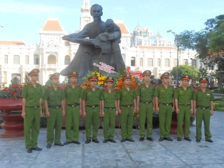 Xây tượng đài Bác Hồ mới tại công viên trước UBND TPHCM