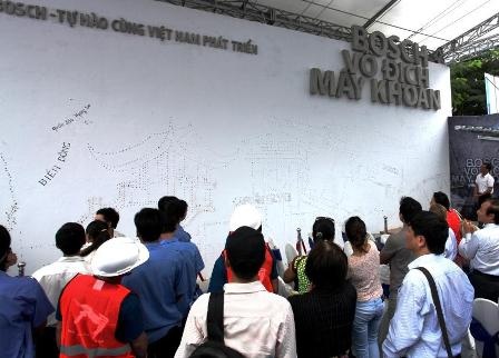 Bức tranh đặc biệt đoạt Kỷ lục Việt Nam