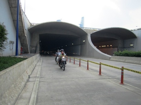 Thời gian xe máy qua đường hầm sông Sài Gòn sẽ tăng thêm 2 giờ đồng hồ mỗi ngày