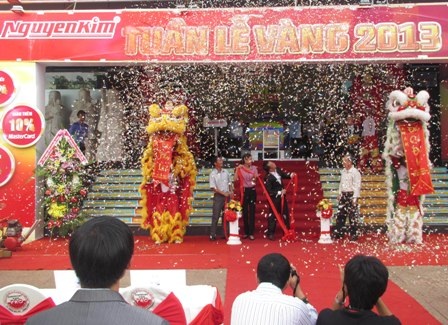 Vay mua sắm không trả lãi - 2 Nguyễn Kim đang triển khai chương trình “Tuần lễ vàng” với nhiều ưu đãi lớn