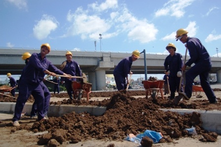Tất bật cho công trình kịp hoàn thành trước lễ Quốc khánh.