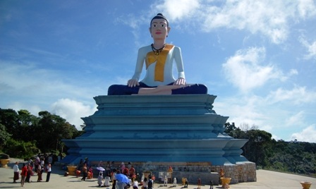 Khám phá “thành phố ma” trên đỉnh Tà Lơn - 14 Một trong những nhà nghỉ còn sót lại từ thời “hoàng kim”