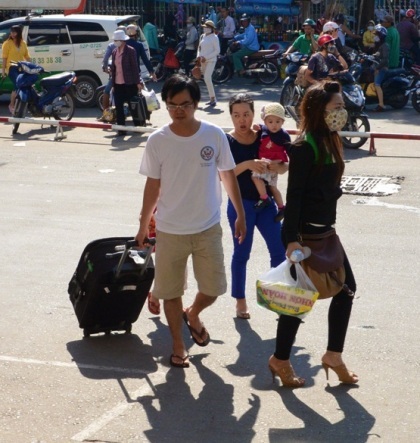 Ùn ùn kéo về bến xe chiều 31/8