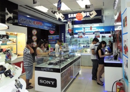 Sản phẩm số: giá ưu đãi, nhiều dịch vụ gia tăng - 2 Nguyễn Kim liên kết cùng nhà sản xuất, công ty bảo hiểm để chăm sóc khách hàng tốt nhất