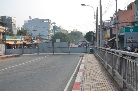 6h sáng, cầu chính thức đóng cửa