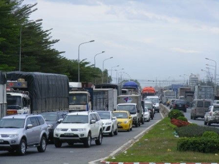 Vụ tai nạn khiến giao thông bị ùn ứ nghiêm trọng