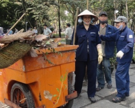 Niềm vui của họ là khi công việc hoàn thành, phố phường sạch đẹp, chuẩn bị đón Xuân sang