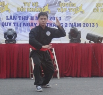 Biểu diễn Võ trận Bình Định trong ngày chiến thắng Đống Đa - 4 Võ trận Bình Định ít hoa mỹ mà quyết liệt, mạnh mẽ với những độc chiêu đánh hiểm