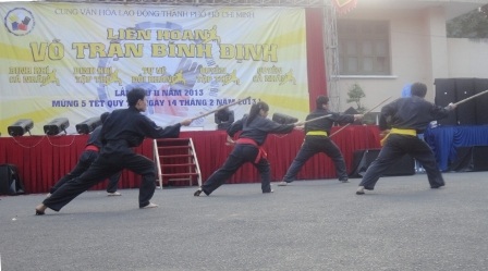 Biểu diễn Võ trận Bình Định trong ngày chiến thắng Đống Đa - 5 Võ trận Bình Định ít hoa mỹ mà quyết liệt, mạnh mẽ với những độc chiêu đánh hiểm