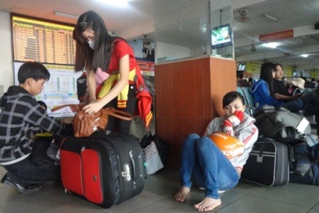 Vật vã chờ đợi