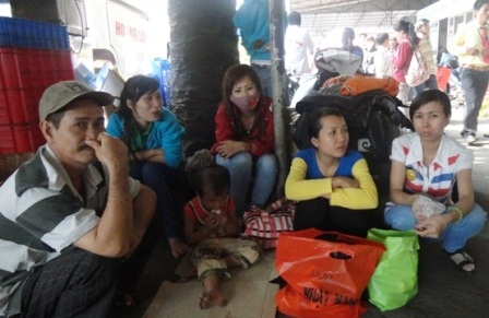 Mệt mỏi vì chờ xe