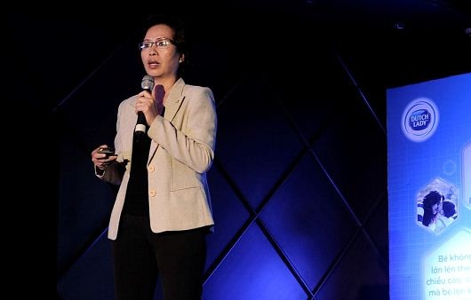 BS. Nguyễn Văn Cường – Đại diện Viện FrieslandCampina trình bày về cột mốc phát triển của trẻ