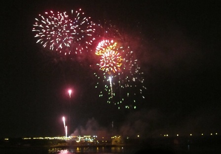 Pháo hoa đêm 30/4 sẽ được bắn ở đầu Đường hầm sông Sài Gòn