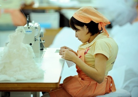 Nguyễn Thị Thanh Hiếu tại công ty (ảnh: nhiếp ảnh gia Nguyễn Á)