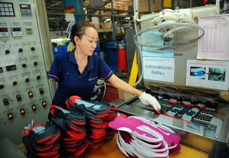 Mất một cánh tay, Bùi Thị Thanh Thủy vẫn là lao động giỏi (ảnh: nhiếp ảnh gia Nguyễn Á)