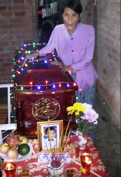 Hơn 83 triệu đồng đến với gia đình bé Hằng - 2 Sáng sớm 12/6, bé Hằng đã ra đi