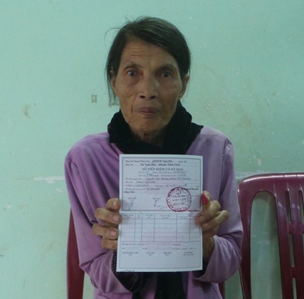 Cụ Phương và quyển sổ tiết kiệm 65.000.000 đồng