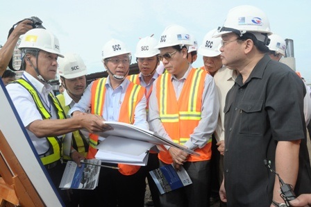 Yêu cầu thống nhất công nghệ chuẩn cho tàu điện ngầm - 1 Các đơn vị báo cáo Phó Thủ tướng về tiến độ thực hiện dự án tại công trình