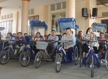 Việt Nam có đến 1,6
triệu NKT còn khả năng lao động nhưng rất ít người có việc làm ổn định