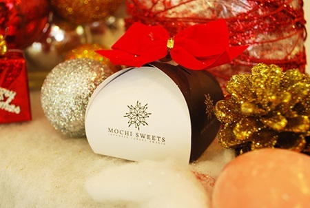 Mochi Sweets - Món quà Noel mới lạ từ những trái tim yêu thương - 5 Mochi Sweets có hộp
quà tặng 01 bánh dành cho hội nghị và sự kiện.