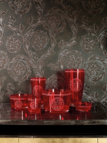 Versace Home tặng ưu đãi lớn mừng năm mới 2015 - 4 Versace
Home kính chúc quý khách một năm mới an khang thịnh vượng!