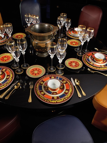 Versace Home tặng ưu đãi lớn mừng năm mới 2015 - 5 Versace
Home kính chúc quý khách một năm mới an khang thịnh vượng!