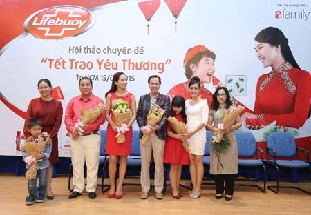 NSƯT Chiều Xuân: Trao cho con ngày Tết đúng nghĩa - 2 Tết ấu thơ với
Chiều Xuân có ấn tượng rất sâu đậm vì chị được cùng cha mẹ chuẩn bị cho Tết