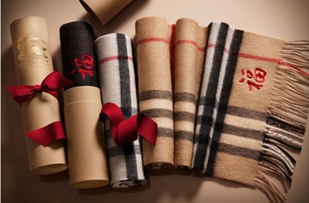 Burberry Tết Ất Mùi 2015 - Vàng son phú quý - 6 Công ty Thời Trang & Mỹ Phẩm Duy Anh- DAFC là nhà phân
phối chính thức Burberry tại Việt Nam.