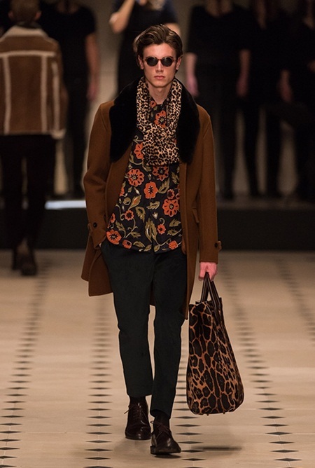 Burberry giới thiệu BST Nam Thu Đông 2015 - 1 Burberry ra mắt BST Nam Prorsum Thu Đông 2015