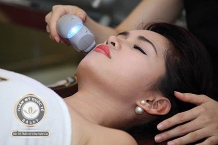 Thẩm mỹ Quốc tế Bally tưng bừng khai trương cơ sở mới - 3 Điều trị mụn tận gốc nhờ công nghệ TheraClear