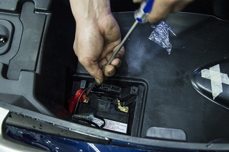 Nên sạc thêm điện vào bình để xe hoạt động
ổn định và bền bỉ