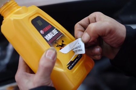 Vệ sinh kim phun xăng điện tử bằng thiết
bị chuyên nghiệp