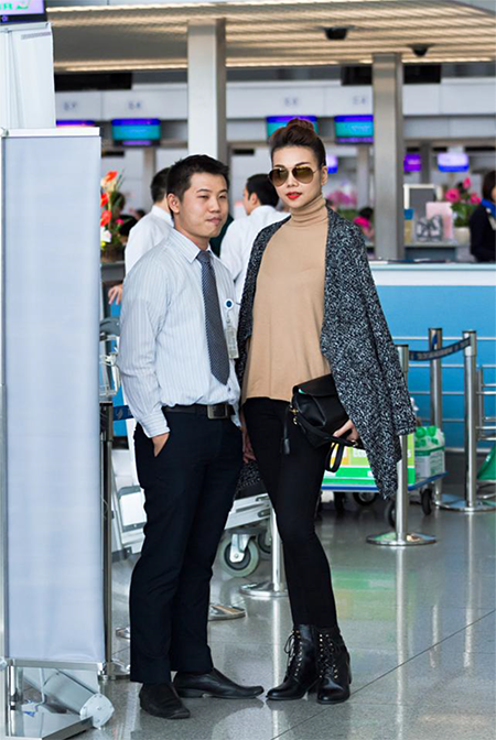 Rất đông người hâm mộ đã chờ đón
Thanh Hằng tại sân bay sáng 10/2