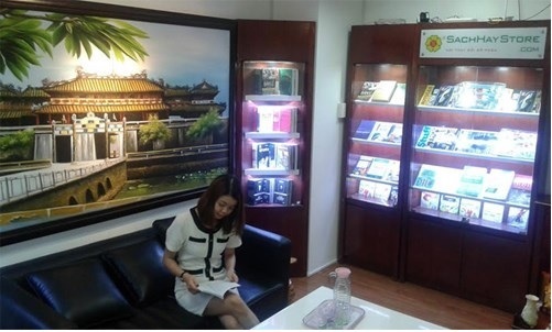 Sachhaystore.com và tâm huyết của một người yêu sách - 3 Không gian đọc sách tại văn phòng công ty do sachhaystore
thiết kế