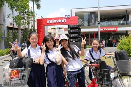 Những niềm vui từ chiến dịch Imlovinit24 của McDonald’s - 2 Niềm phấn khởi của các em học sinh khi được tham gia vào sự kiện đặc biệt