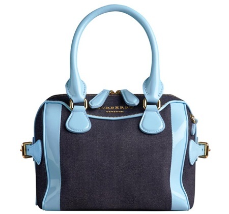 Burberry “The Bee”: Những chú ong cần mẫn - 4 Công ty Thời Trang & Mỹ Phẩm Duy Anh- DAFC là nhà phân phối chính thức
Burberry tại Việt Nam.